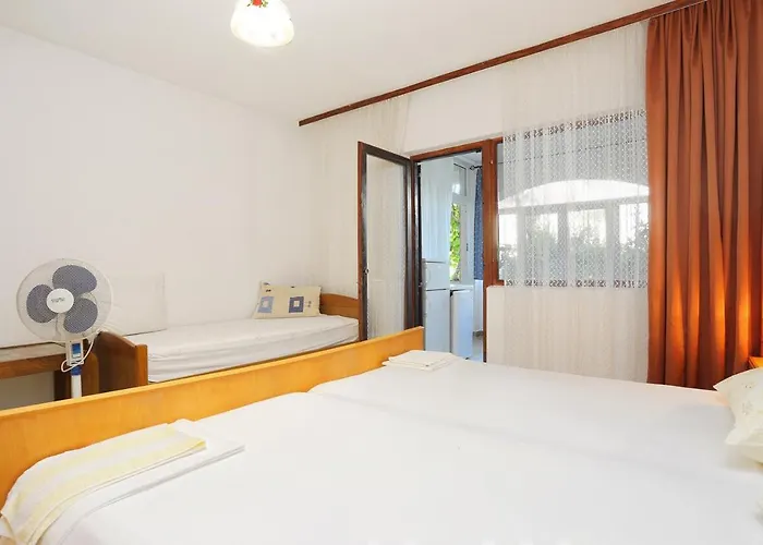 Apartment By The Sea Okrug Gornji, Ciovo - 1069 *